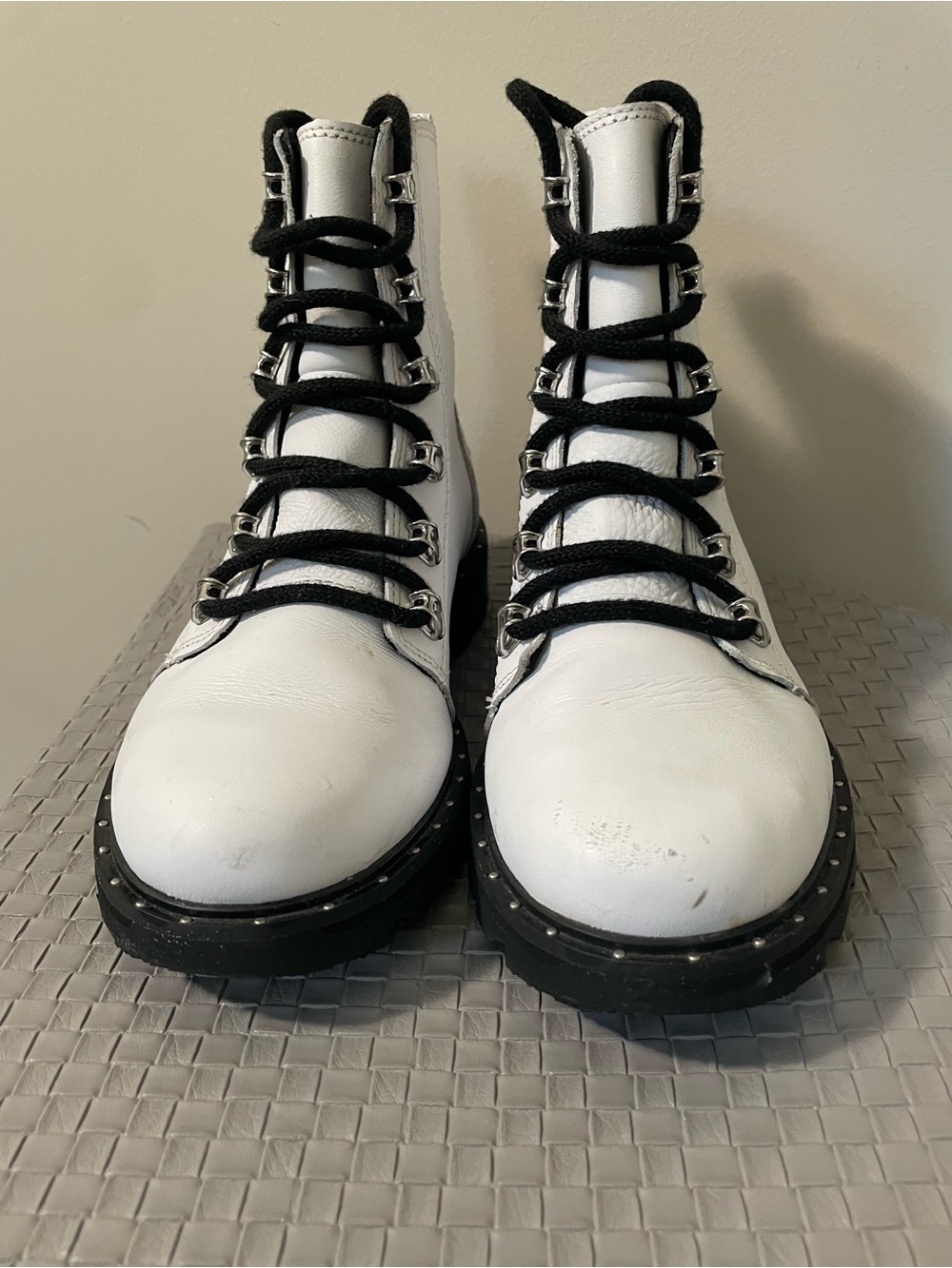 Sorel Lenox combat boots women’s 7.5 white